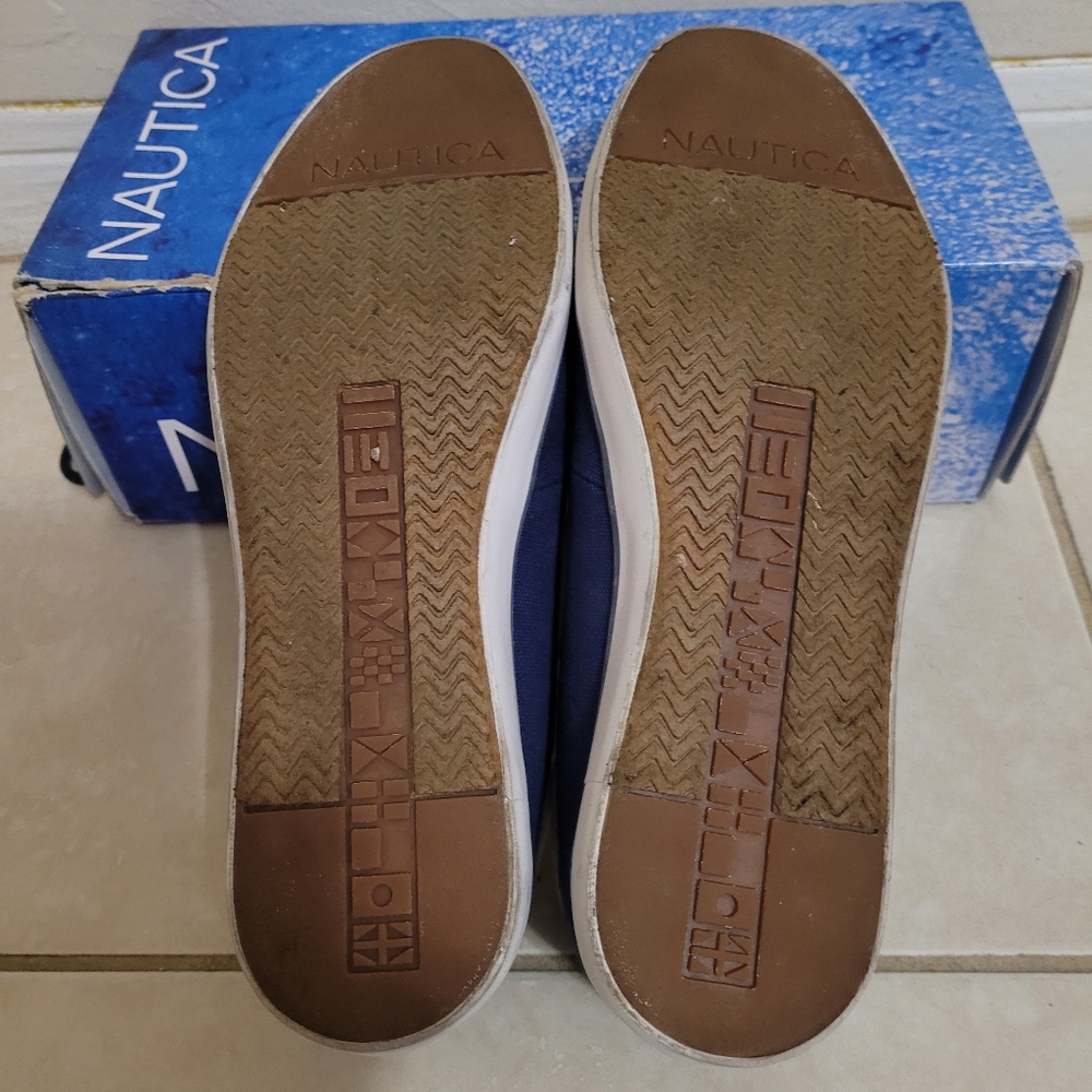 Shoes - Picture 2 of 6
